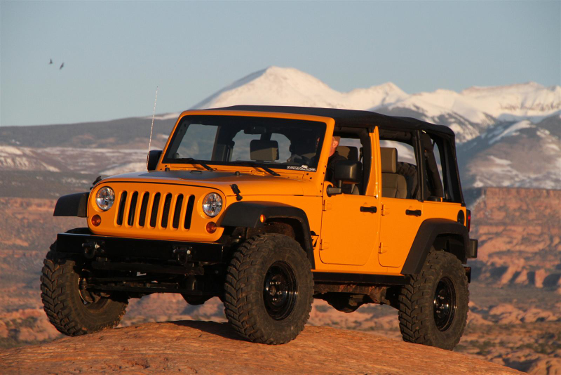 Illustration for article titled Extreme Mopar Off-Road Rams, Jeeps Justify Chrysler's Existence